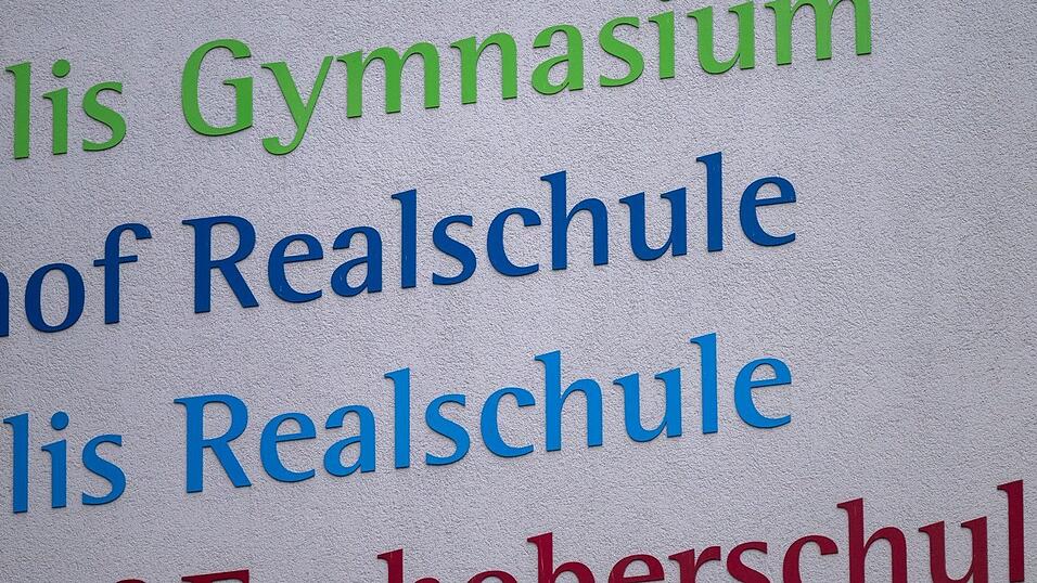 Nicht alle Schulen sind gleichermaßen vom Schuleschwänzen betroffen. (Archivbild) Nicht alle Schulen sind gleichermaßen vom Schuleschwänzen betroffen. (Archivbild)