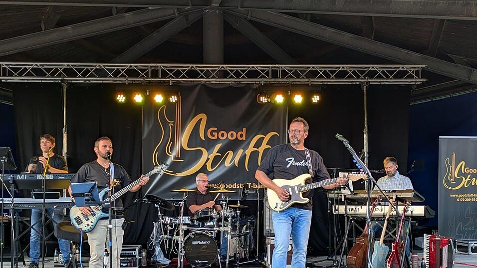 Die f&uuml;nf Musiker von &bdquo;Good Stuff&ldquo; begeisterten das Publikum bis sp&auml;t in die Nacht hinein.