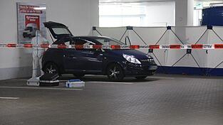 Die Polizei meldete am Samstag eine tote Frau in der Tiefgarage des Toom Baumarkts in Regensburg.