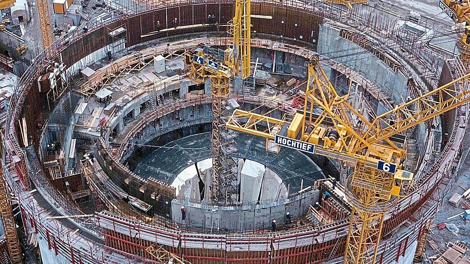 Reaktorbau: Für drei Mark pro Quadratmeter verkauften die Gundremminger ihre Grundstücke an RWE und das Bayernwerk. Reaktorbau: Für drei Mark pro Quadratmeter verkauften die Gundremminger ihre Grundstücke an RWE und das Bayernwerk.