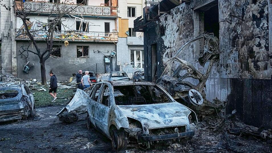 Russland hat die ukrainische Hauptstadt Kiew erneut massiv mit Raketen angegriffen.