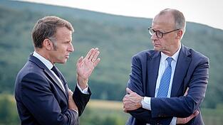Die Chemie zwischen Bundeskanzler Friedrich Merz (r.) und Präsident Emmanuel Macron stimmt. Differenzen gibt es trotzdem.