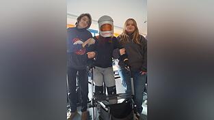 Bei der Alterssimulation mittels &bdquo;Age-Man&ldquo; wurden den Sch&uuml;lern die Einschr&auml;nkungen klarer.