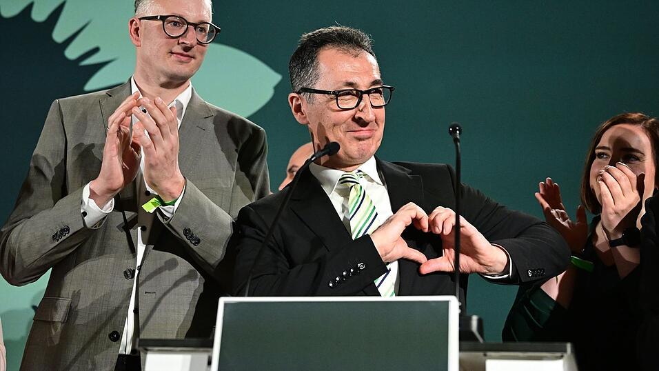 Gr&uuml;nen-Kandidat &Ouml;zdemir bot noch am Wahlabend der CDU eine erneute Zusammenarbeit an.