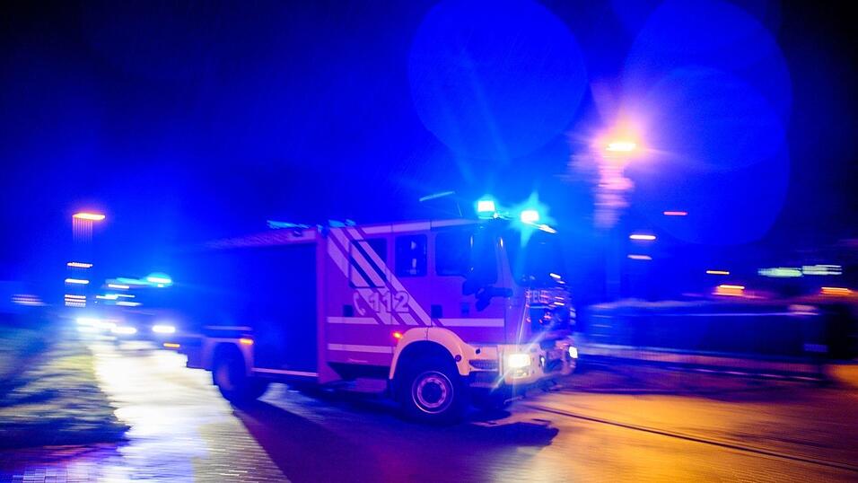 Trotz raschem Einsatz der Feuerwehrkr&auml;fte kam f&uuml;r sechs Personen jede Hilfe zu sp&auml;t. (Symbolfoto)