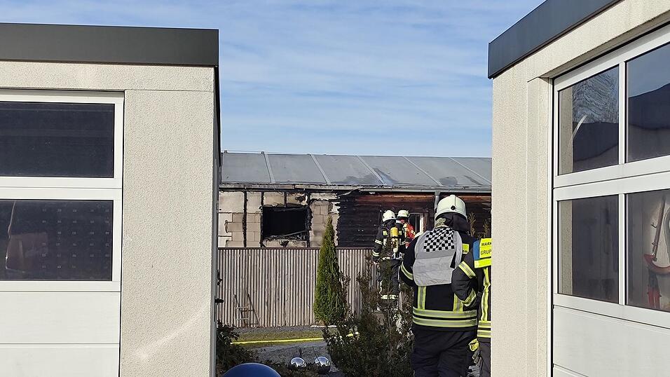 In einer Asylunterkunft in Vilsbiburg ist ein Brand ausgebrochen. In einer Asylunterkunft in Vilsbiburg ist ein Brand ausgebrochen.