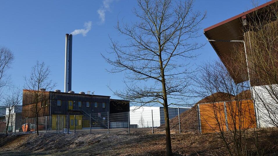 Einst als Leuchtturmprojekt auf dem Gebiet der regenerativen Energieträger gestartet, läuft beim Biomasseheizwerk seit mittlerweile mehr als eineinhalb Jahren das Insolvenzverfahren.