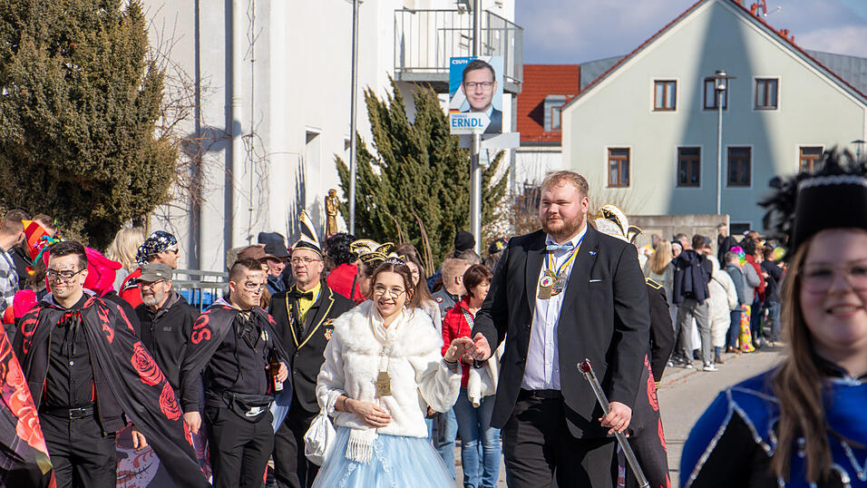 Am Samstag fand der Faschingsumzug in Otzing (Kreis Deggendorf) statt. Am Samstag fand der Faschingsumzug in Otzing (Kreis Deggendorf) statt.