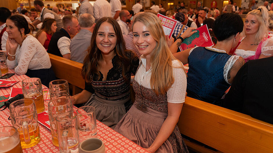 Die Partybilder vom Freitag, 18. August 2023, aus dem Festzelt Krönner. Die Partybilder vom Freitag, 18. August 2023, aus dem Festzelt Krönner.