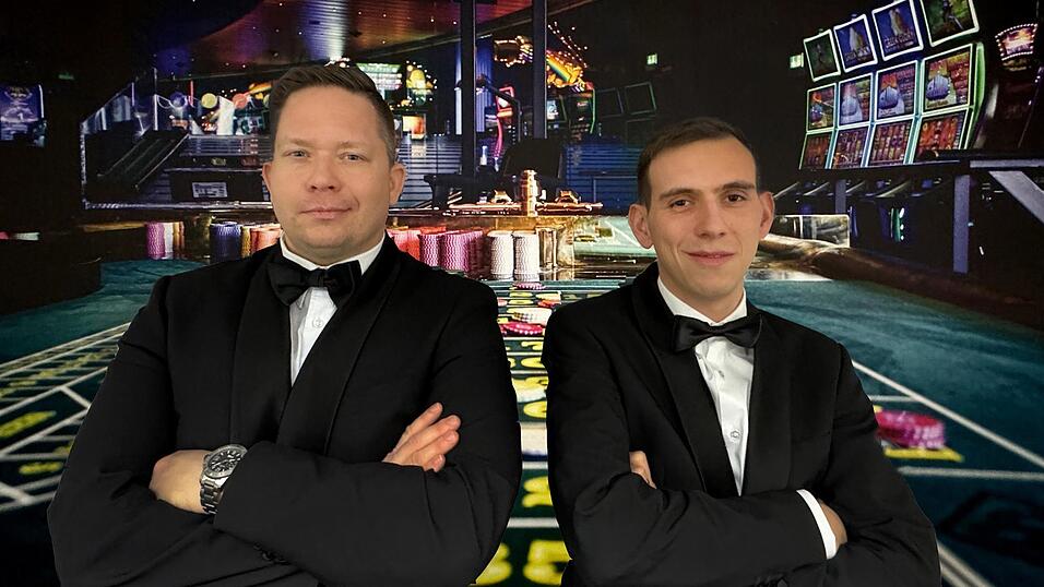 Lukas Vanik (l.) und Martin Pudil sind Croupiers bei der Spielbank Bad Kötzting und nehmen im Januar an der Bavarian Dealer Championship teil. Lukas Vanik (l.) und Martin Pudil sind Croupiers bei der Spielbank Bad Kötzting und nehmen im Januar an der Bavarian Dealer Championship teil.