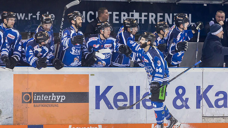 Die Straubing Tigers hatten die Thomas Sabo Ice Tigers N&uuml;rnberg zu Gast.