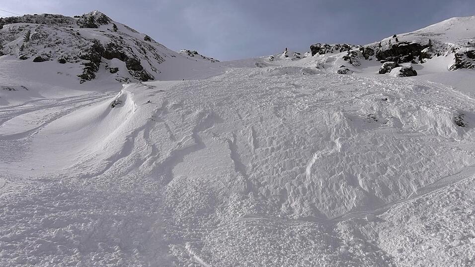 Bei einer Abfahrt nahe einer Staumauer kam ein Deutscher in &Ouml;sterreich ums Leben. (Symbolfoto)