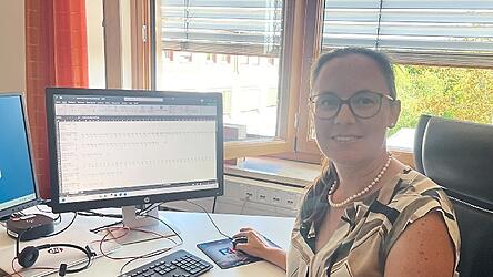 Drei Tage lang war Juristin Stephanie Aumer mit dem Ausz&auml;hlen der Unterschriften besch&auml;ftigt.