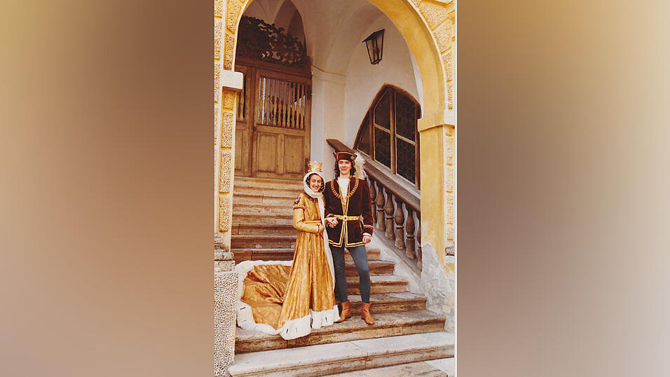 Das 40. Brautpaar der Landshuter Hochzeit wurde am Montag vorgestellt. Damit reiht es sich in eine Schar illustrer Paare ein. Eines von ihnen hat sogar geheiratet.