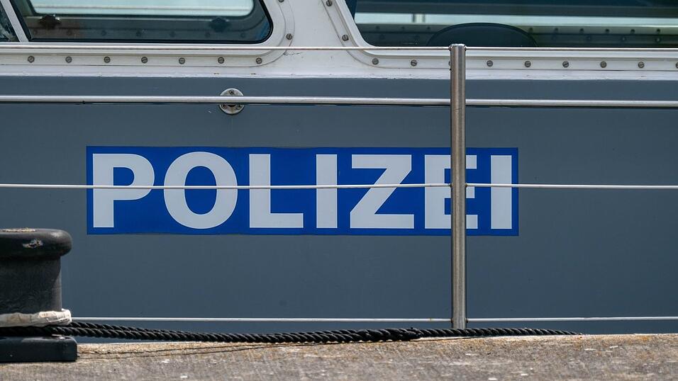 Die Wasserschutzpolizei war bei dem Unfall ebenfalls vor Ort. (Symbolbild)