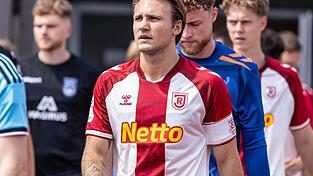 Sportlicher und emotionaler Anführer: Dass Felix Strauss der neue Kapitän des Drittligisten Jahn Regensburg geworden ist, ist nur logisch. Sportlicher und emotionaler Anführer: Dass Felix Strauss der neue Kapitän des Drittligisten Jahn Regensburg geworden ist, ist nur logisch.