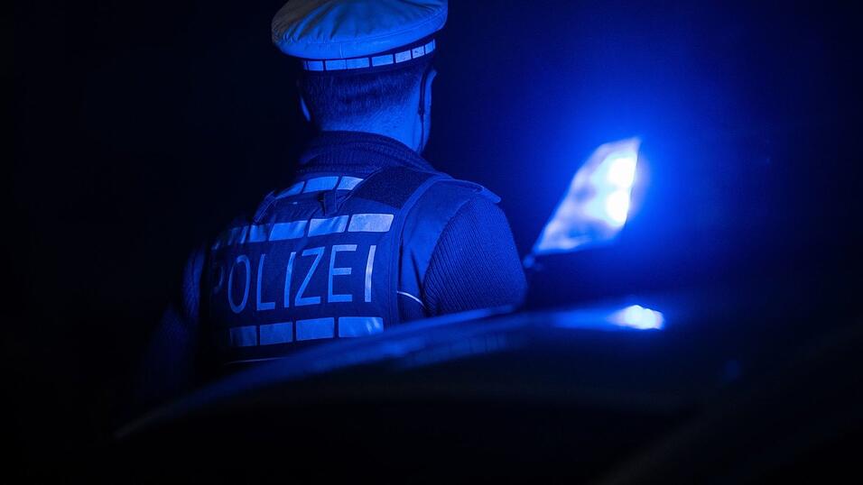 Die Polizei leitete eine Fahndung nach den T&auml;tern ein. (Symbolbild)