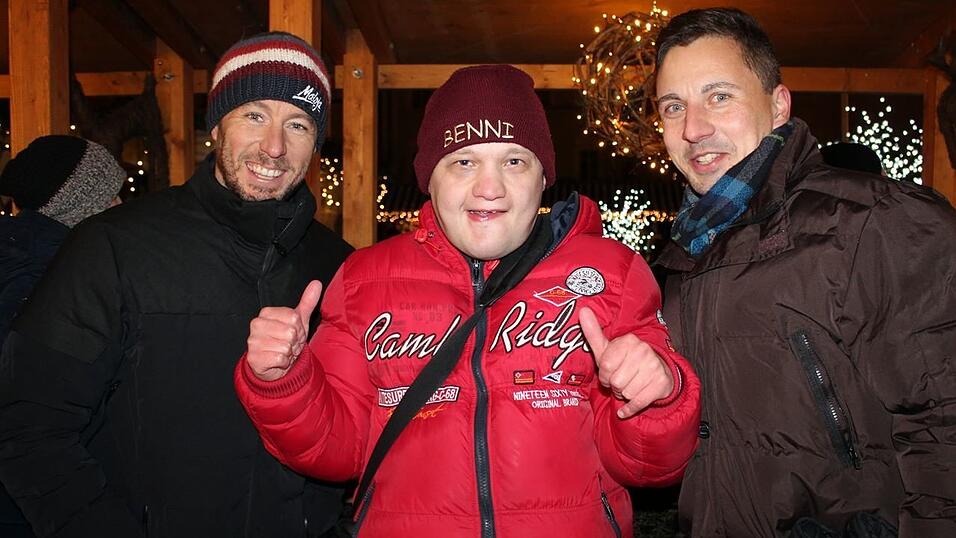 Der Christkindlmarkt und die Weihnachtspyramide geh&ouml;ren in der Adventszeit zu den beliebtesten Treffpunkten in Landshut.