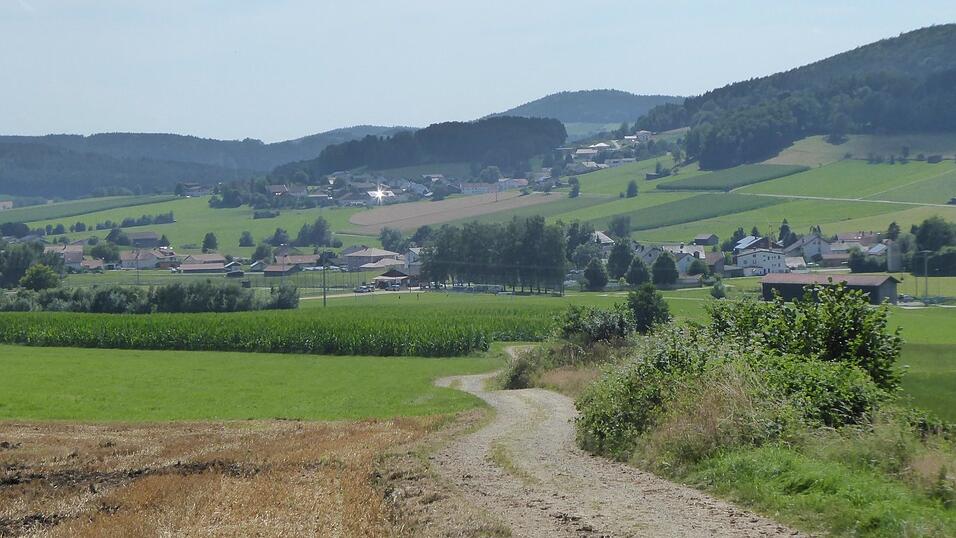 Am Fu&szlig; des Burgstalls soll ein neues Naturerlebnis- und Freizeitzentrum entstehen.