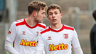 Neben Rückkehrer Sargis Adamyan könnten auch Mittelfeldspieler Anssi Suhonen (r.) und Verteidiger Tim Handwerker (l.) gegen Hannover bereits in die Regensburger Startelf rücken.
