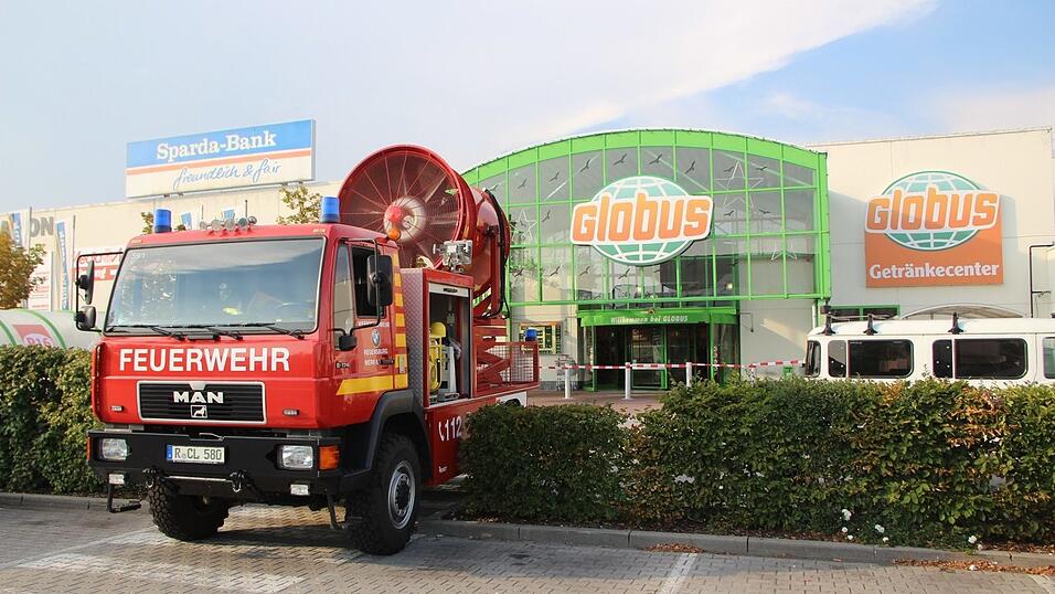 Ein Gasleck im Globus in Neutraubling hat am Freitag einen Großeinsatz ausgelöst. Ein Gasleck im Globus in Neutraubling hat am Freitag einen Großeinsatz ausgelöst.