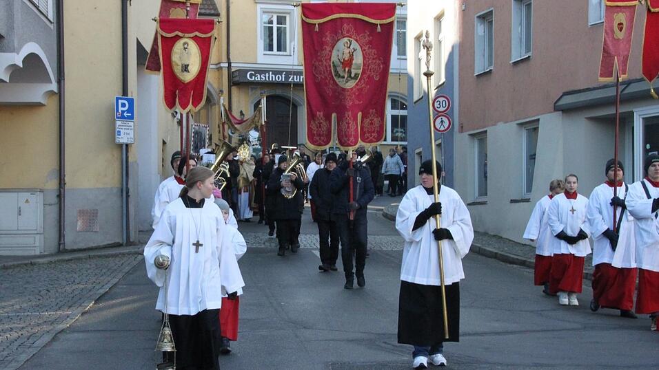Die Landauer Stadtkapelle begleitete die Prozession.