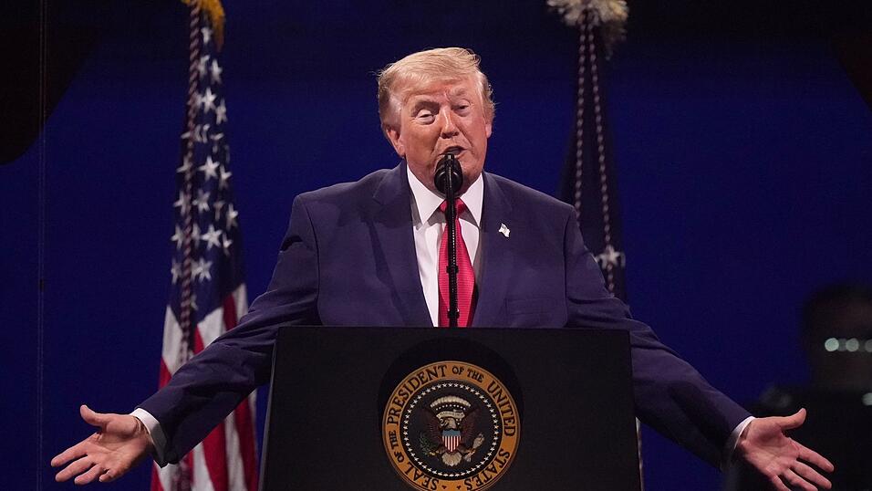 Trump hielt eine Rede in Washington. Trump hielt eine Rede in Washington.