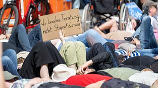 Anlass f&uuml;r die Demonstrationen ist der internationale Tag zur Aufkl&auml;rung &uuml;ber die Krankheit am 12. Mai.