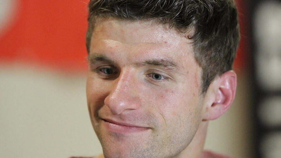 Thomas Müller besuchte am Sonntagnachmittag den 'FC Bayern-Fanclub Straubing '93'. (Foto: Fabian Roßmann) Thomas Müller besuchte am Sonntagnachmittag den 'FC Bayern-Fanclub Straubing '93'. (Foto: Fabian Roßmann)