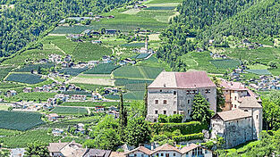 Das Bergdorf Schenna liegt oberhalb der Kurstadt Meran in Südtirol.