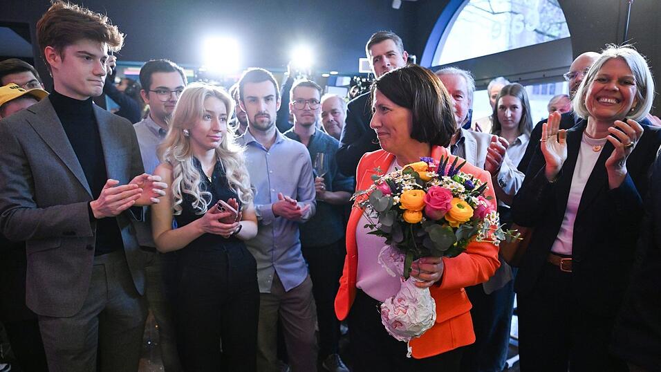 Niederschmettender Wahlabend für die FDP-Spitzenkandidatin in Rheinland-Pfalz, Daniela Schmitt. Niederschmettender Wahlabend für die FDP-Spitzenkandidatin in Rheinland-Pfalz, Daniela Schmitt.