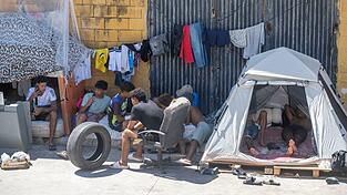 Die Lage in Spaniens Nordafrika-Exklave Ceuta ist zunehmend angespannt. Einheimische fordern die gewaltsame R&uuml;ckf&uuml;hrung von Migranten nach Marokko. (Archivbild)