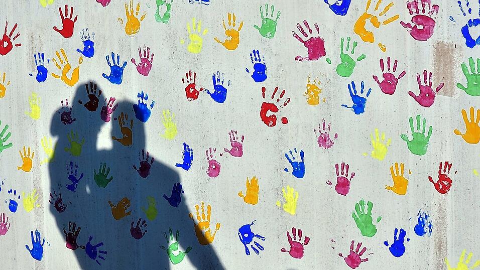 In Zeiten von Corona und Ausgangsbeschränkungen sind Ehe-, Familien- und Lebensberatungen für viele Menschen wichtiger denn je. In Zeiten von Corona und Ausgangsbeschränkungen sind Ehe-, Familien- und Lebensberatungen für viele Menschen wichtiger denn je.