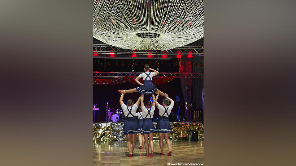 Mit dem SPD-Ball wurde am Samstag die Ballsaison in Straubing eröffnet. Mit dem SPD-Ball wurde am Samstag die Ballsaison in Straubing eröffnet.