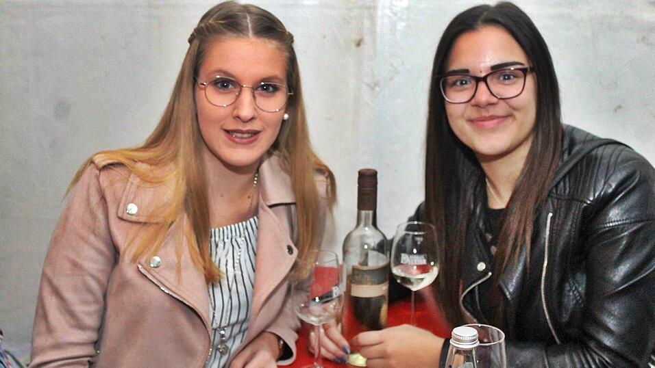 Die besten Bilder vom Wein- und Wei&szlig;bierfest des Burschenvereins Arth und der M&auml;dchengruppe.