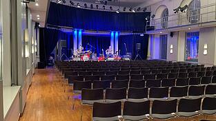 Soundcheck vor dem Konzert von Stephan Zinner in Passau. Soundcheck vor dem Konzert von Stephan Zinner in Passau.