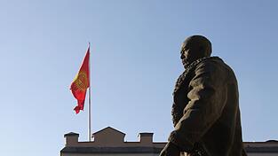 Kirgistan galt lange als «Vorzeigedemokratie» in Zentralasien. Kirgistan galt lange als «Vorzeigedemokratie» in Zentralasien.