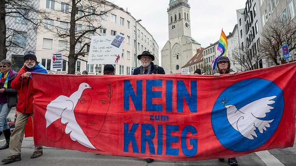 Bereits am Samstag fand in M&uuml;nchen ein gro&szlig;er Ostermarsch f&uuml;r den Frieden statt.
