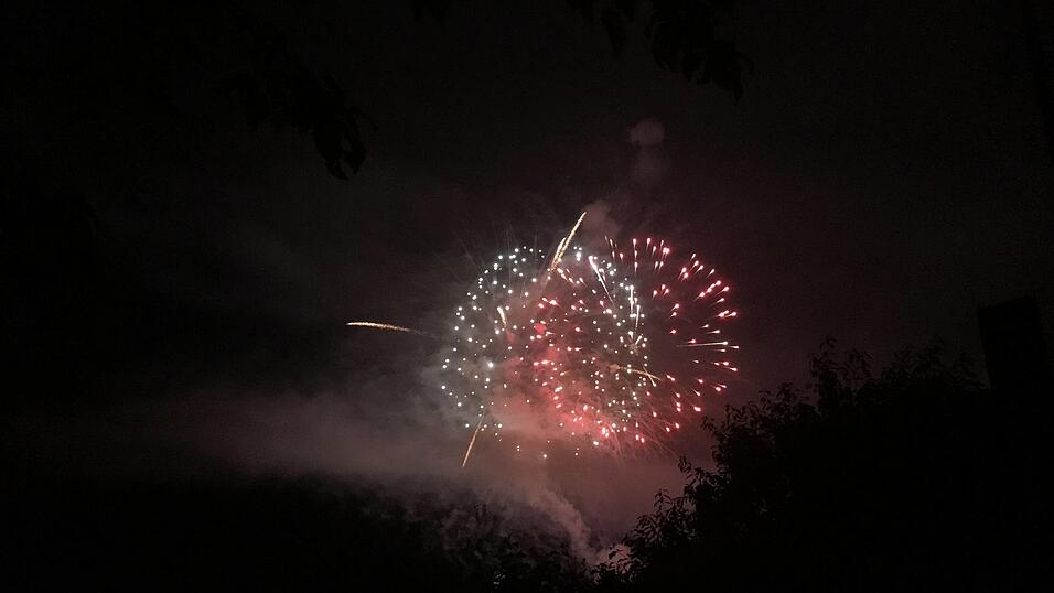 Das war das Abschlussfeuerwerk des Gäubodenvolksfestes 2019. Das war das Abschlussfeuerwerk des Gäubodenvolksfestes 2019.