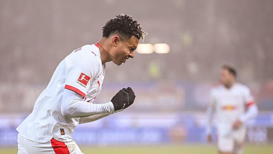 Antonio Nusa jubelt über sein Tor. Antonio Nusa jubelt über sein Tor.