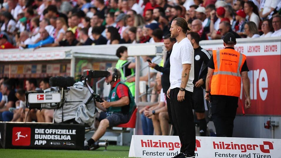 Steht unter Druck: Gladbach-Coach Eugen Polanski Steht unter Druck: Gladbach-Coach Eugen Polanski