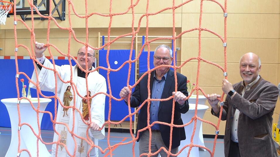 Die Ehreng&auml;ste beim Test der verschiedenen Sportger&auml;te.