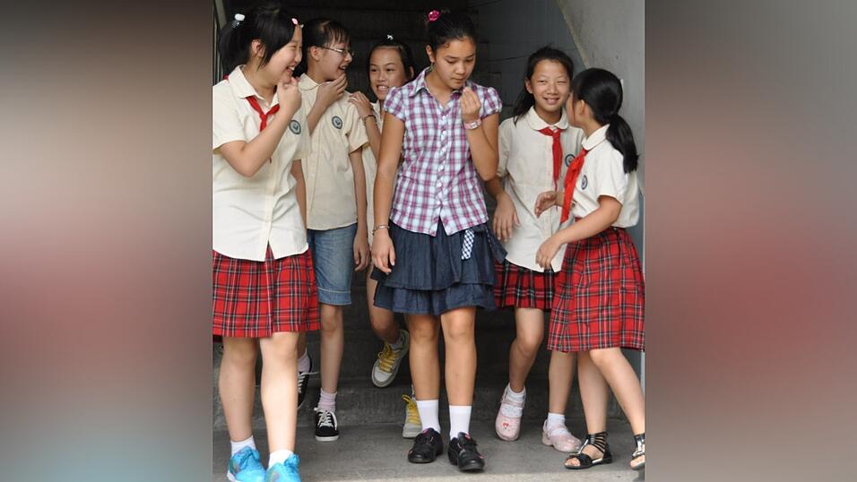 Stefanie Maier hat ihre Oma in China besucht. Bei der Gelegenheit ist sie eine Woche auf eine chinesische Grundschule gegangen.