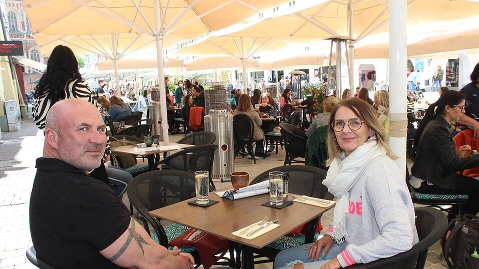 Die Landshuter genießen die neuen Freiheiten und das gute Wetter. Die Landshuter genießen die neuen Freiheiten und das gute Wetter.