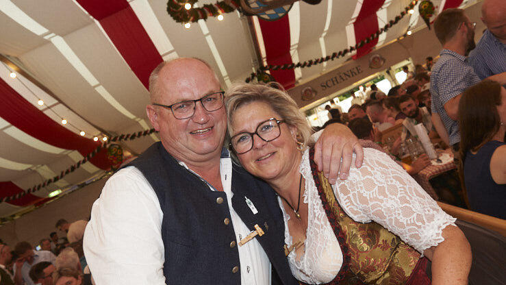 Die Partybilder vom Donnerstag, 14. August, aus dem Festzelt Lechner. Die Partybilder vom Donnerstag, 14. August, aus dem Festzelt Lechner.