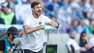 Hat viel Spektakel gesehen in den Spielen seiner Fürther: Trainer Thomas Kleine.