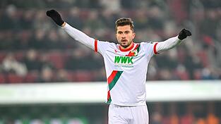 Elvis Rexhbecaj will mit dem FCA weiter jubeln. (Archivbild)