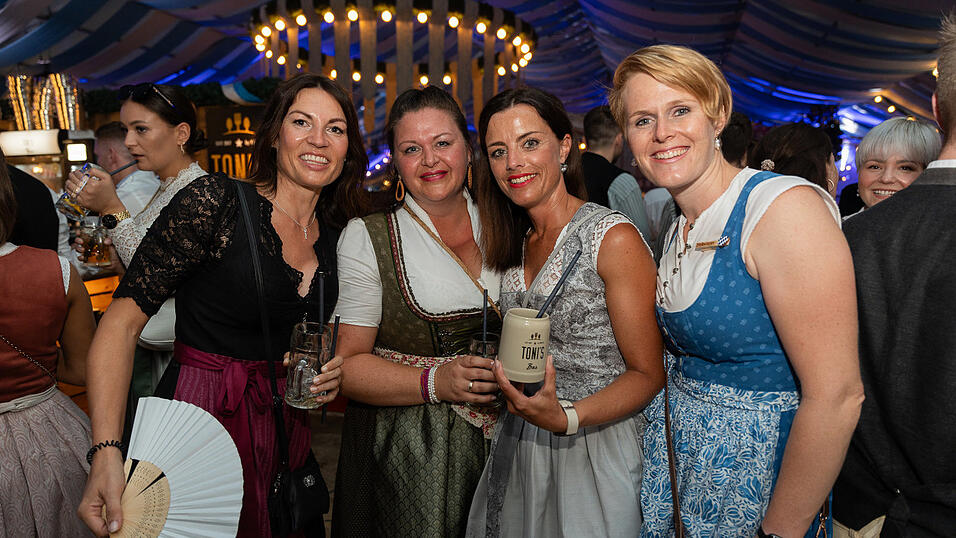 Die Partybilder vom Samstag, 12. August 2023, aus dem Festzelt Wenisch. Die Partybilder vom Samstag, 12. August 2023, aus dem Festzelt Wenisch.