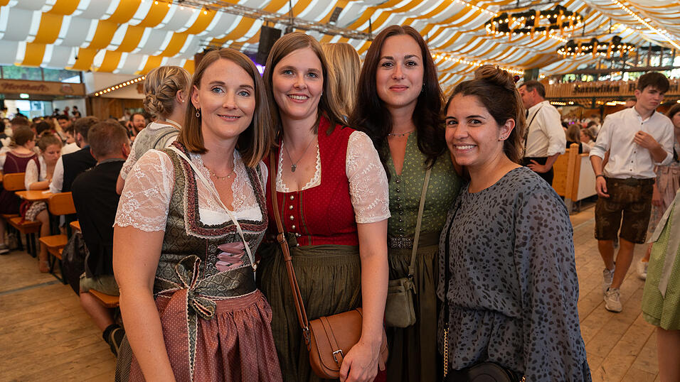 Die Partybilder vom Samstag, 19. August 2023, aus dem Festzelt Nothaft. Die Partybilder vom Samstag, 19. August 2023, aus dem Festzelt Nothaft.