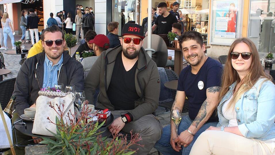 Die Landshuter genießen die neuen Freiheiten und das gute Wetter. Die Landshuter genießen die neuen Freiheiten und das gute Wetter.